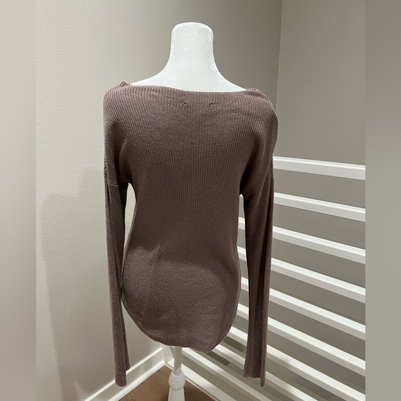 Express R29 Editor Pick Cold Shoulder Pullover Sweater, XS - Picture 2 of 5